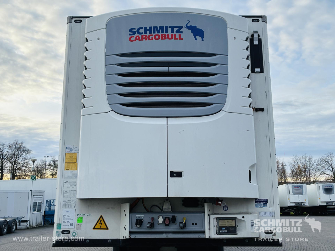 Schmitz Cargobull Tiefkühler Multitemp Trennwand Ladebordwand 