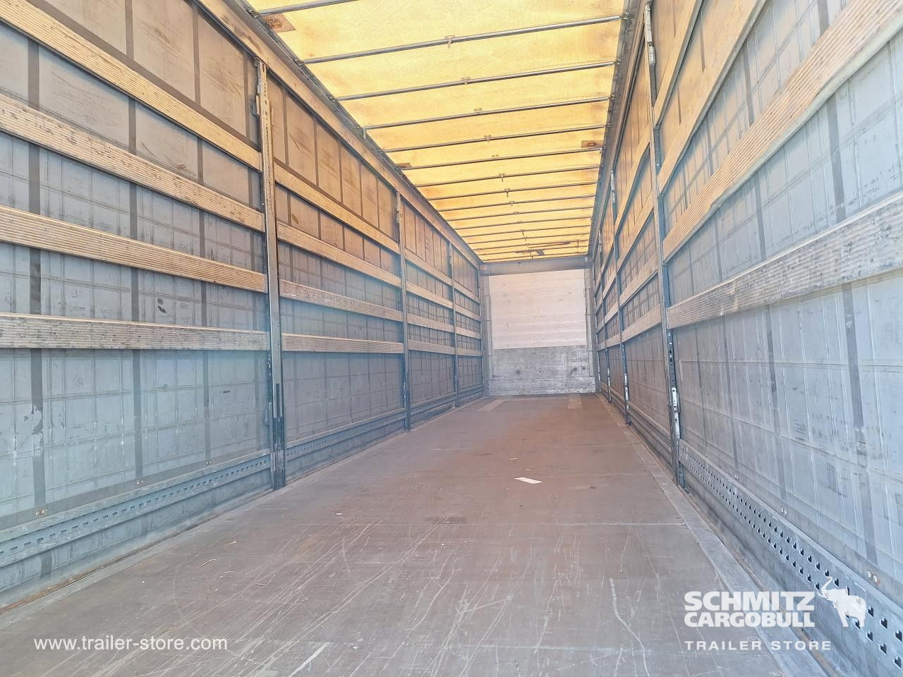 Schmitz Cargobull Curtainsider Mega 