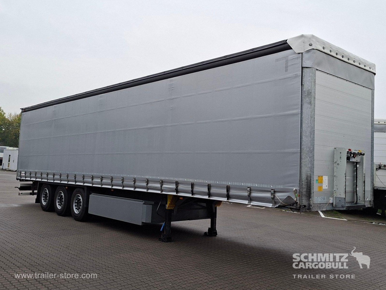 Schmitz Cargobull Curtainsider Standard Getränke 