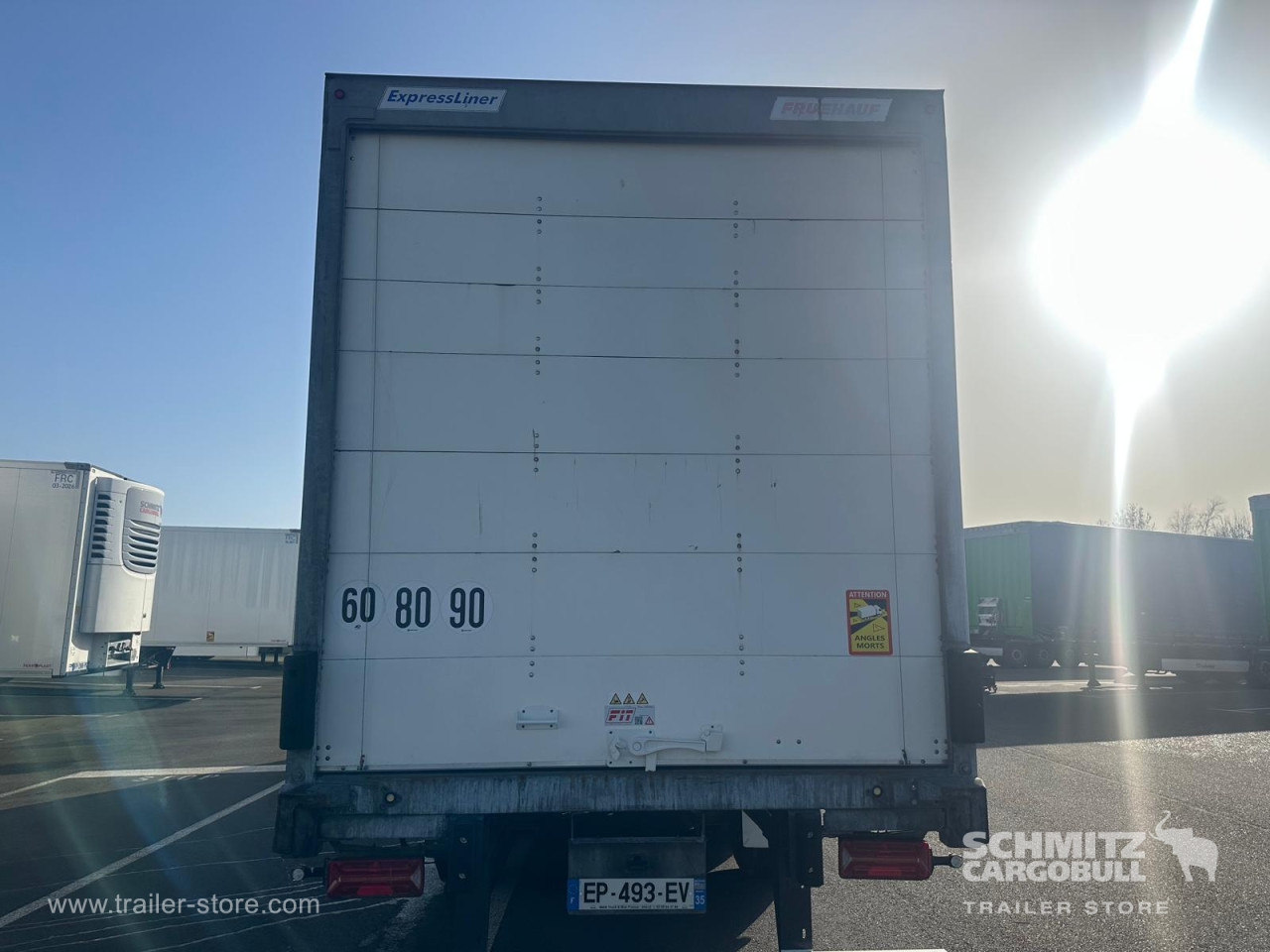 FRUEHAUF Semitrailer Dryfreight Standard Porte relevante 