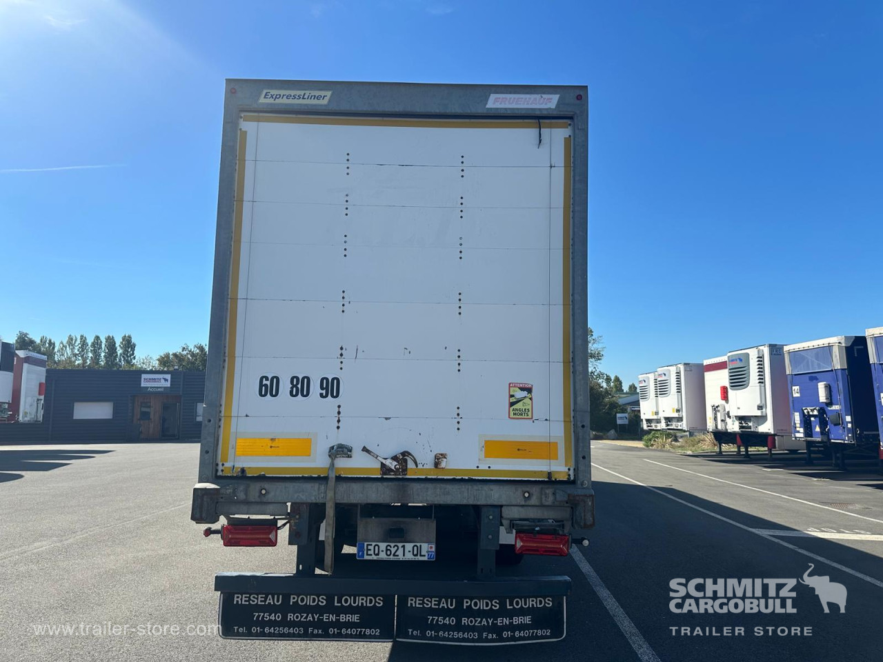 FRUEHAUF Semitrailer Dryfreight Standard Porte relevante 