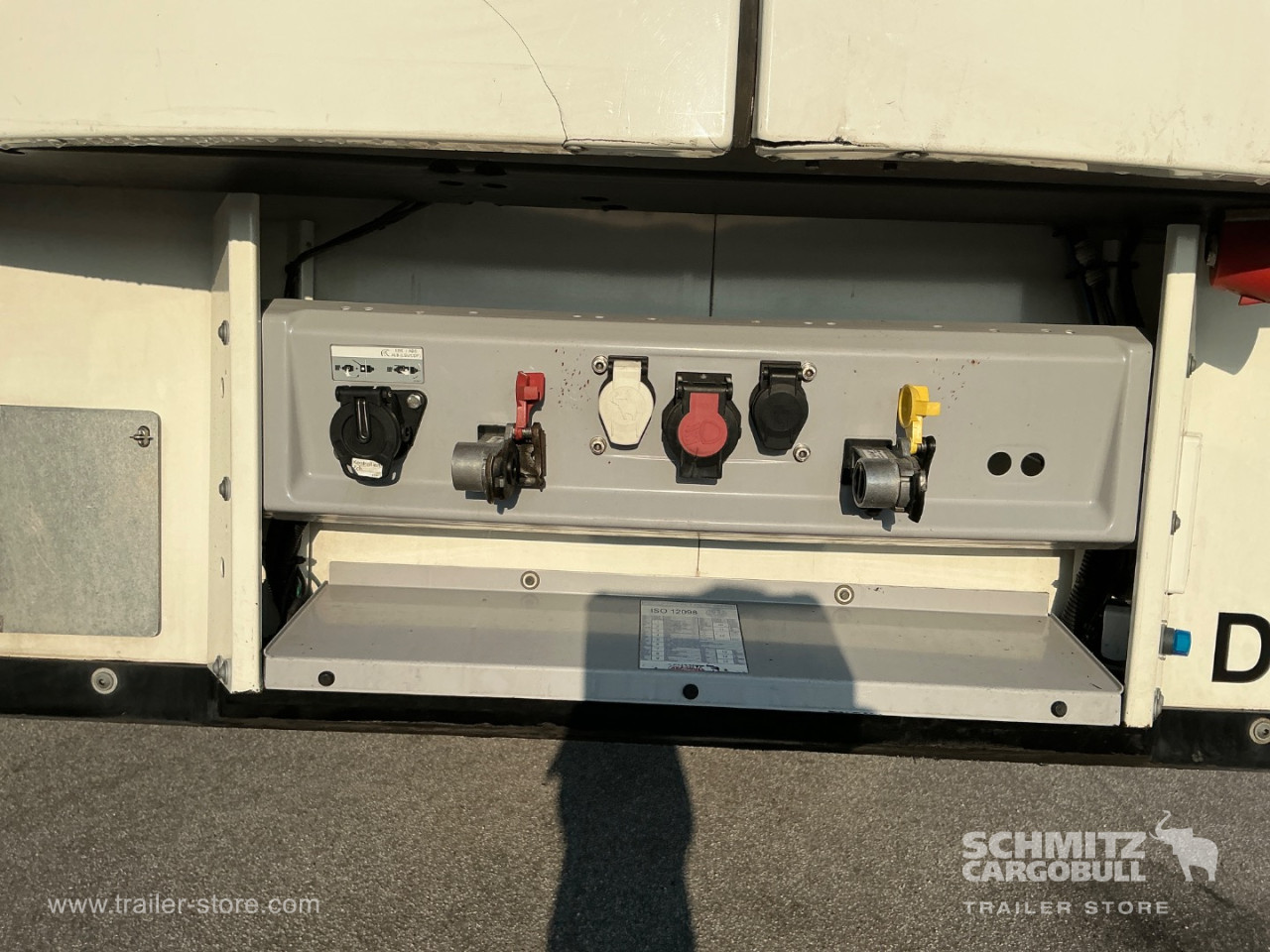 Schmitz Cargobull Reefer Meat hanging system 