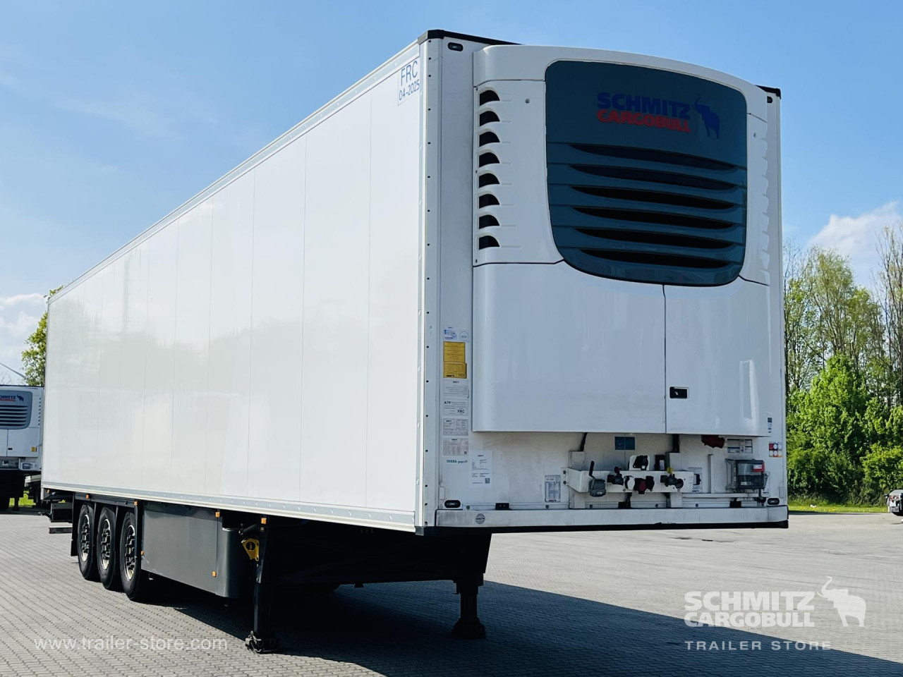 Schmitz Cargobull Tiefkühler Multitemp Doppelstock Trennwand 