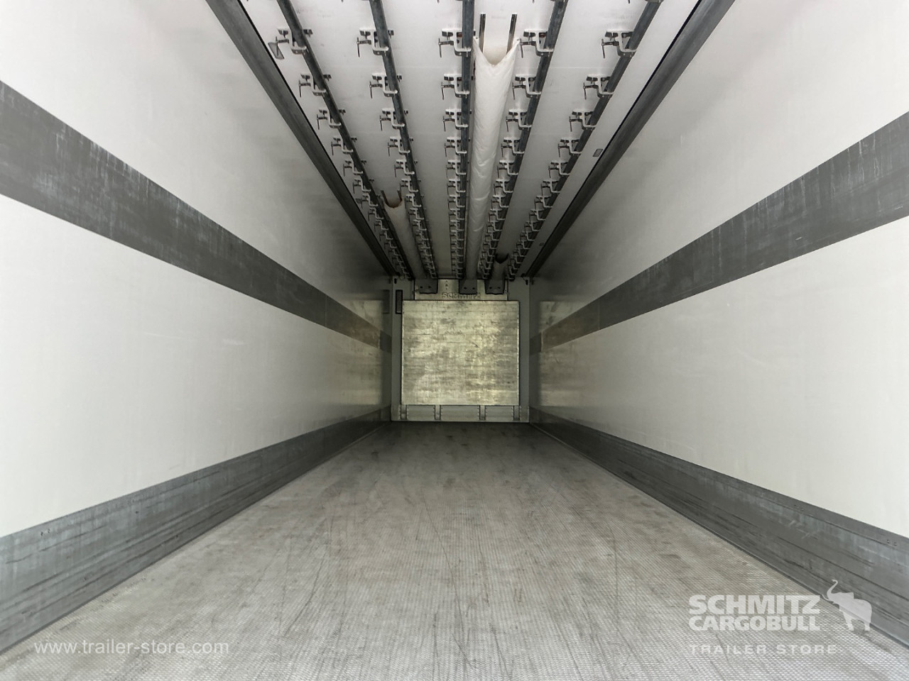 Schmitz Cargobull Reefer Meat hanging system 