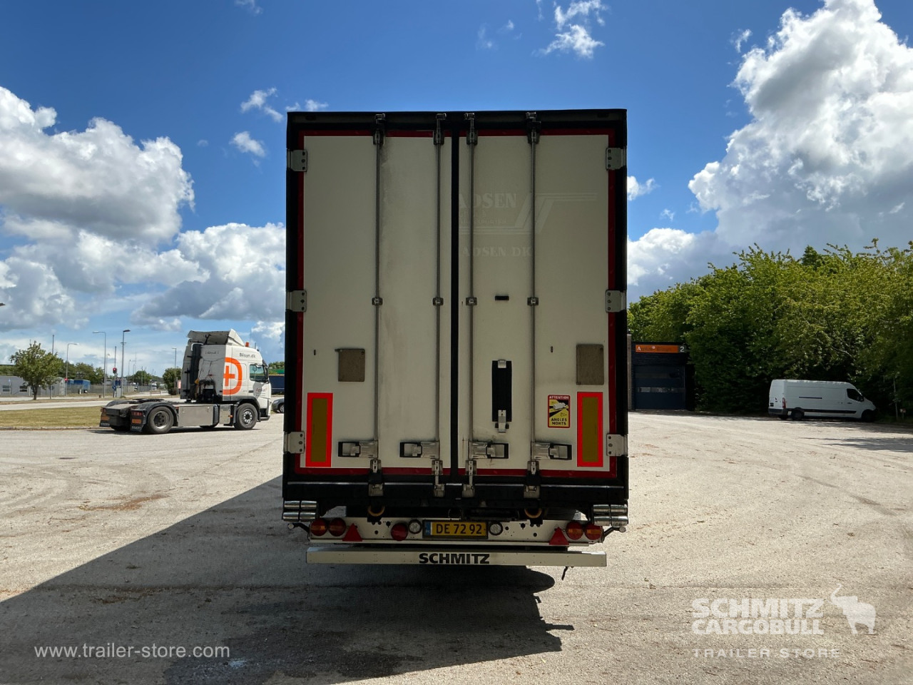 Schmitz Cargobull Reefer Meat hanging system 