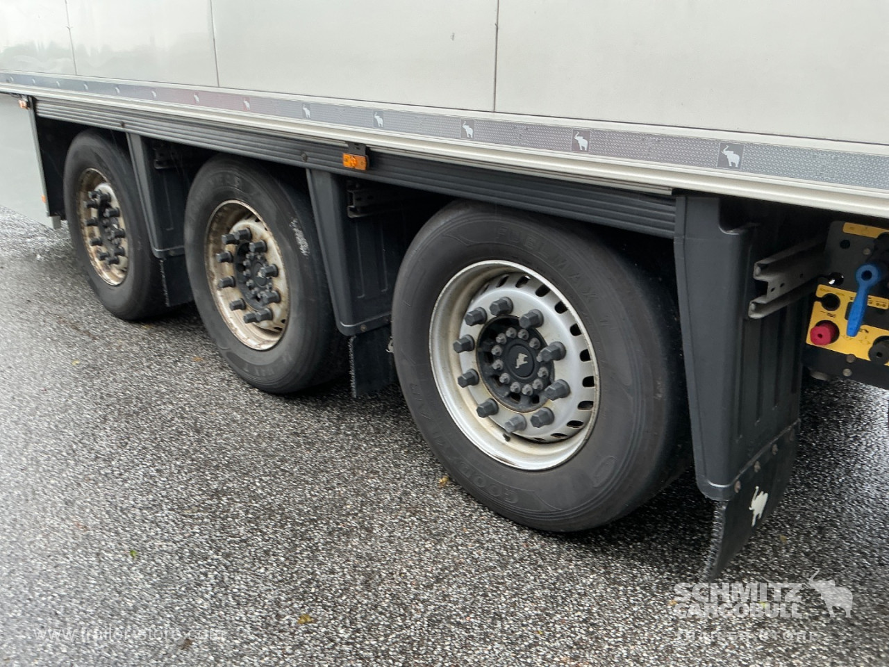 Schmitz Cargobull Reefer Meat hanging system 