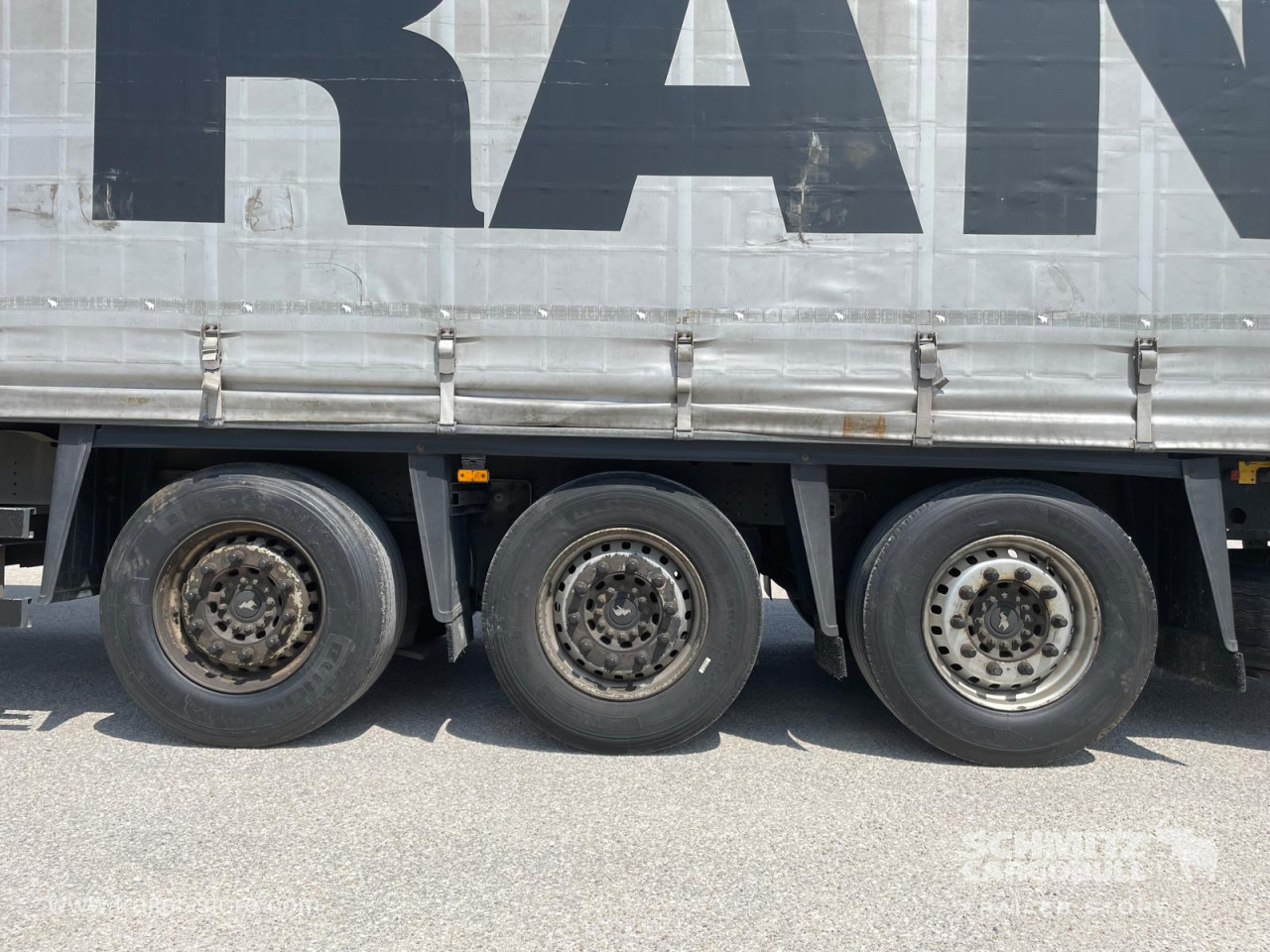 Schmitz Cargobull Curtainsider Standard 