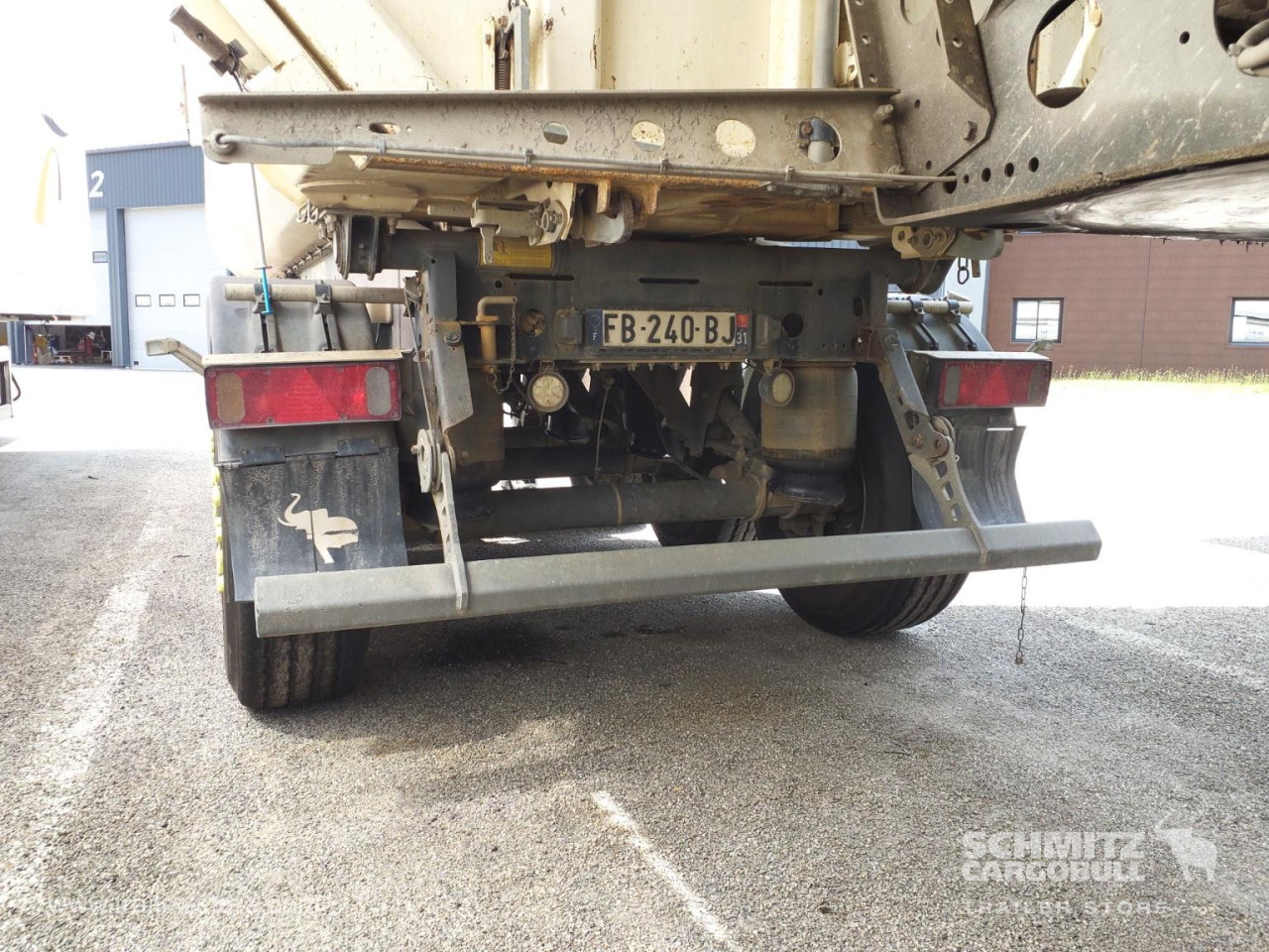 Schmitz Cargobull Semitrailer Tipper Steel half pipe body 26m³ 