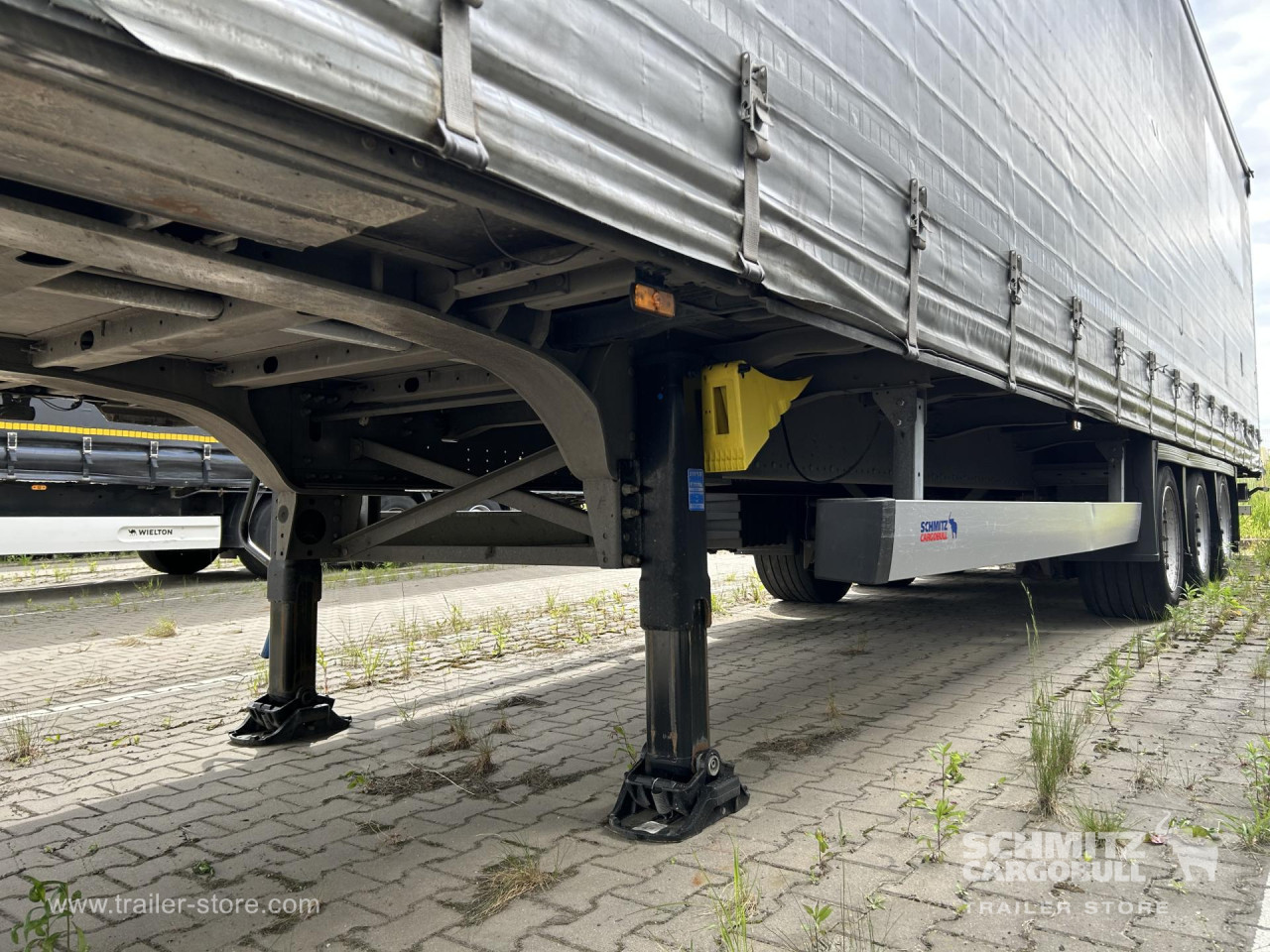 Schmitz Cargobull Curtainsider Mega 