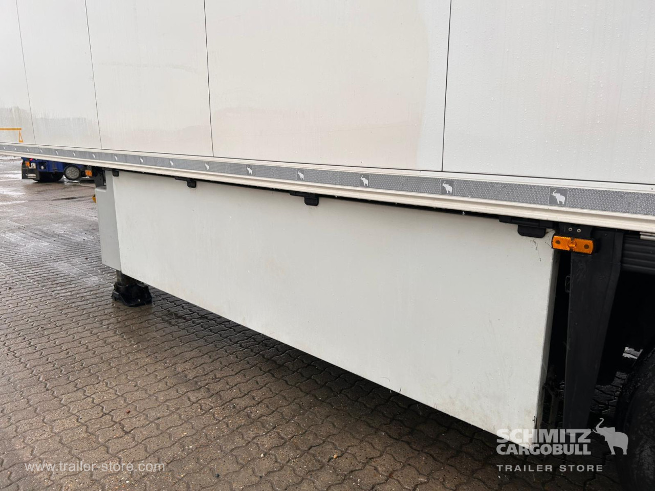 Schmitz Cargobull Reefer Meat hanging system 