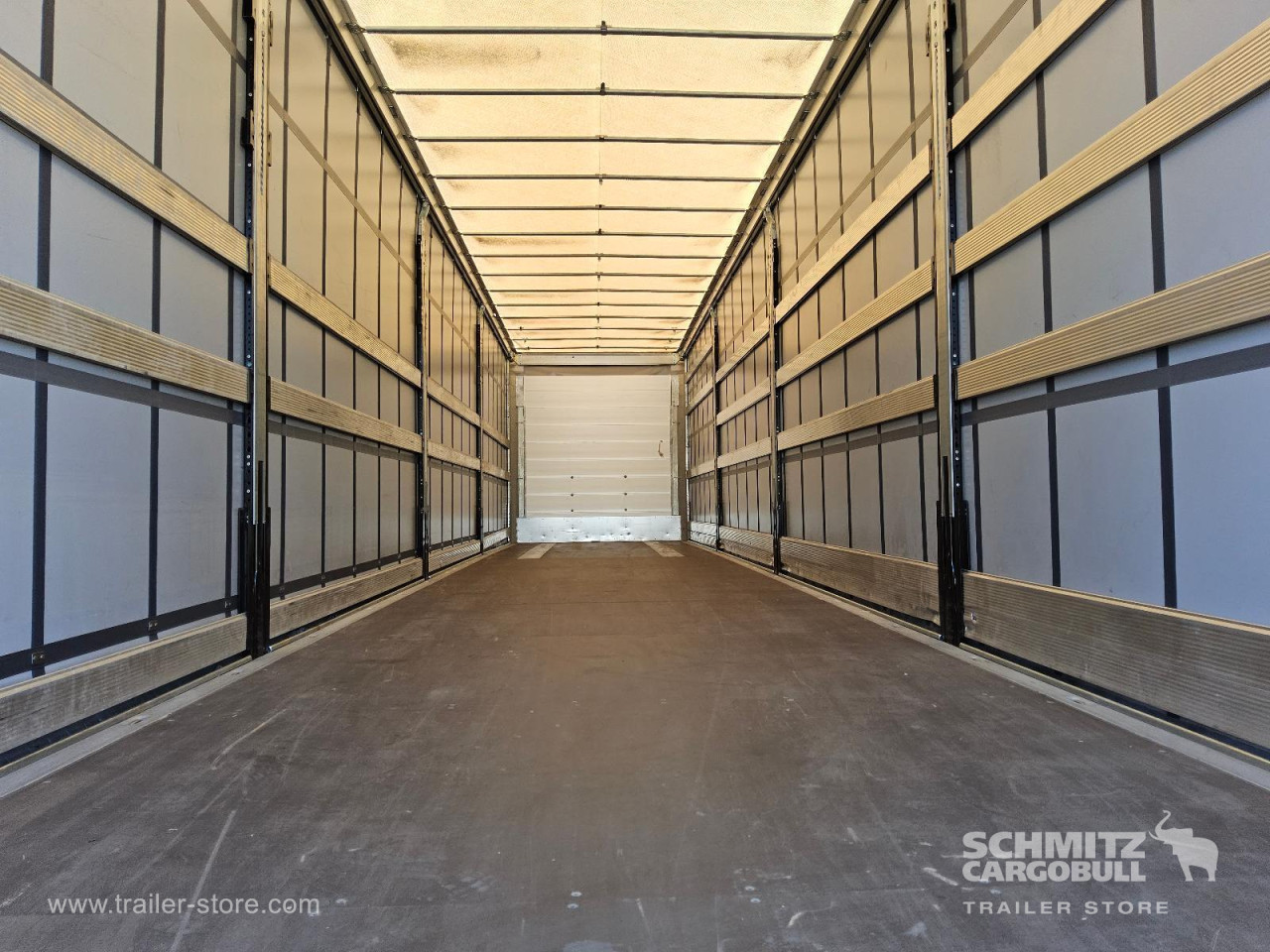 Schmitz Cargobull Curtainsider Standard 