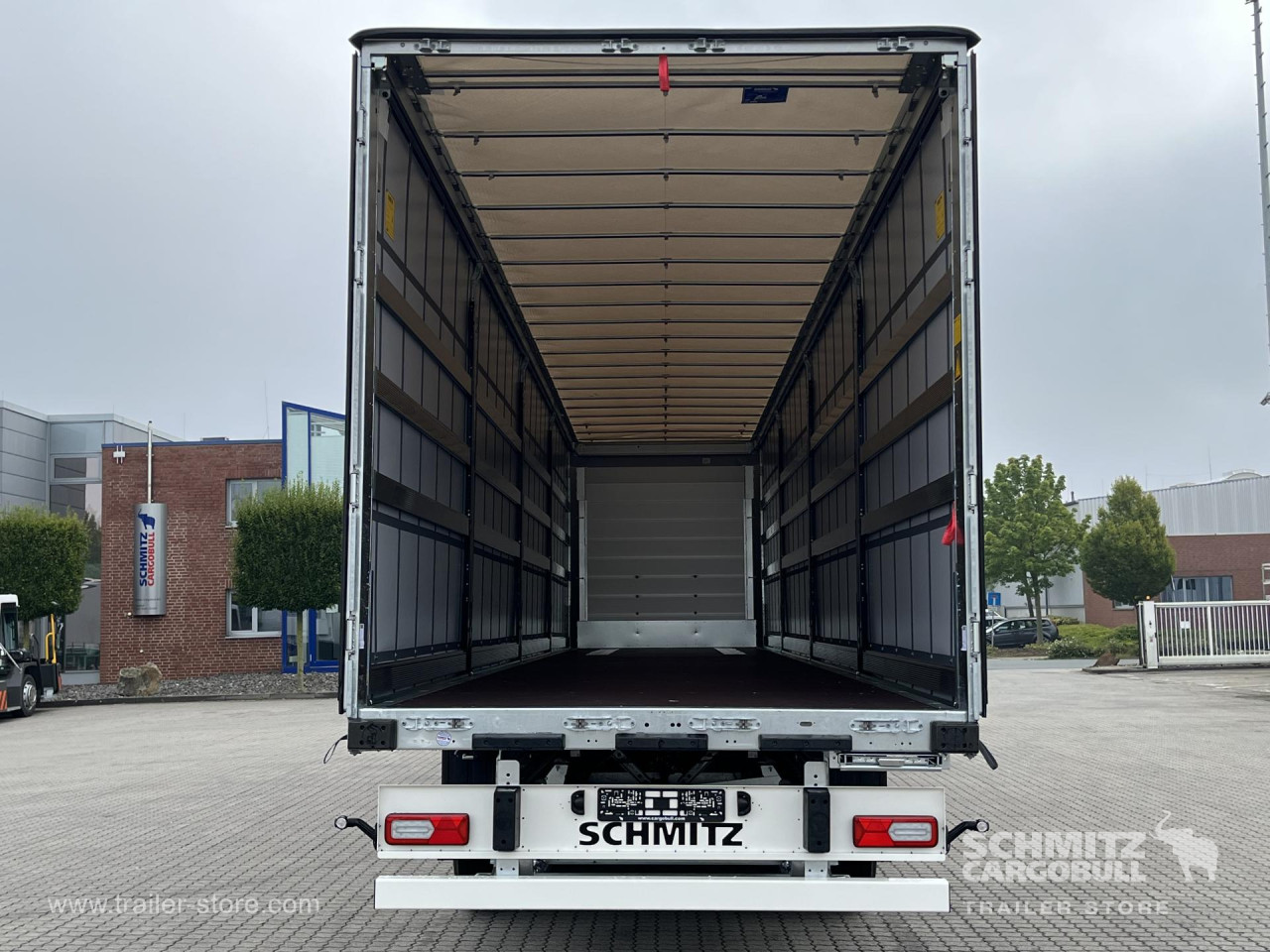 Schmitz Cargobull Curtainsider Standard Getränke 