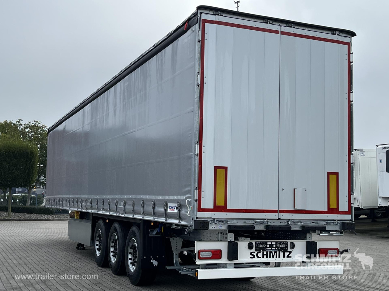 Schmitz Cargobull Curtainsider Standard Getränke 