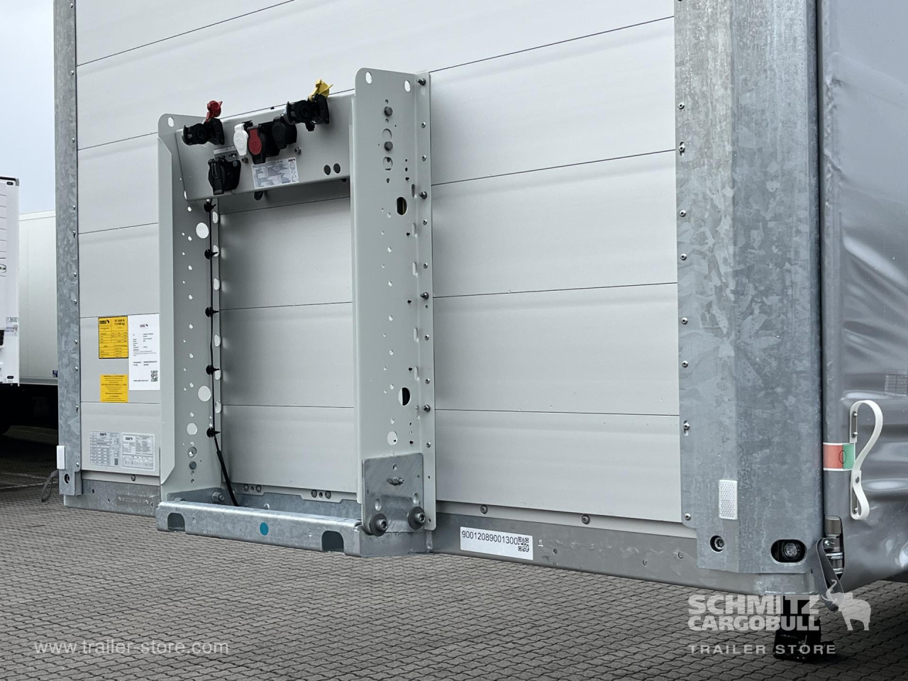 Schmitz Cargobull Curtainsider Standard Getränke 