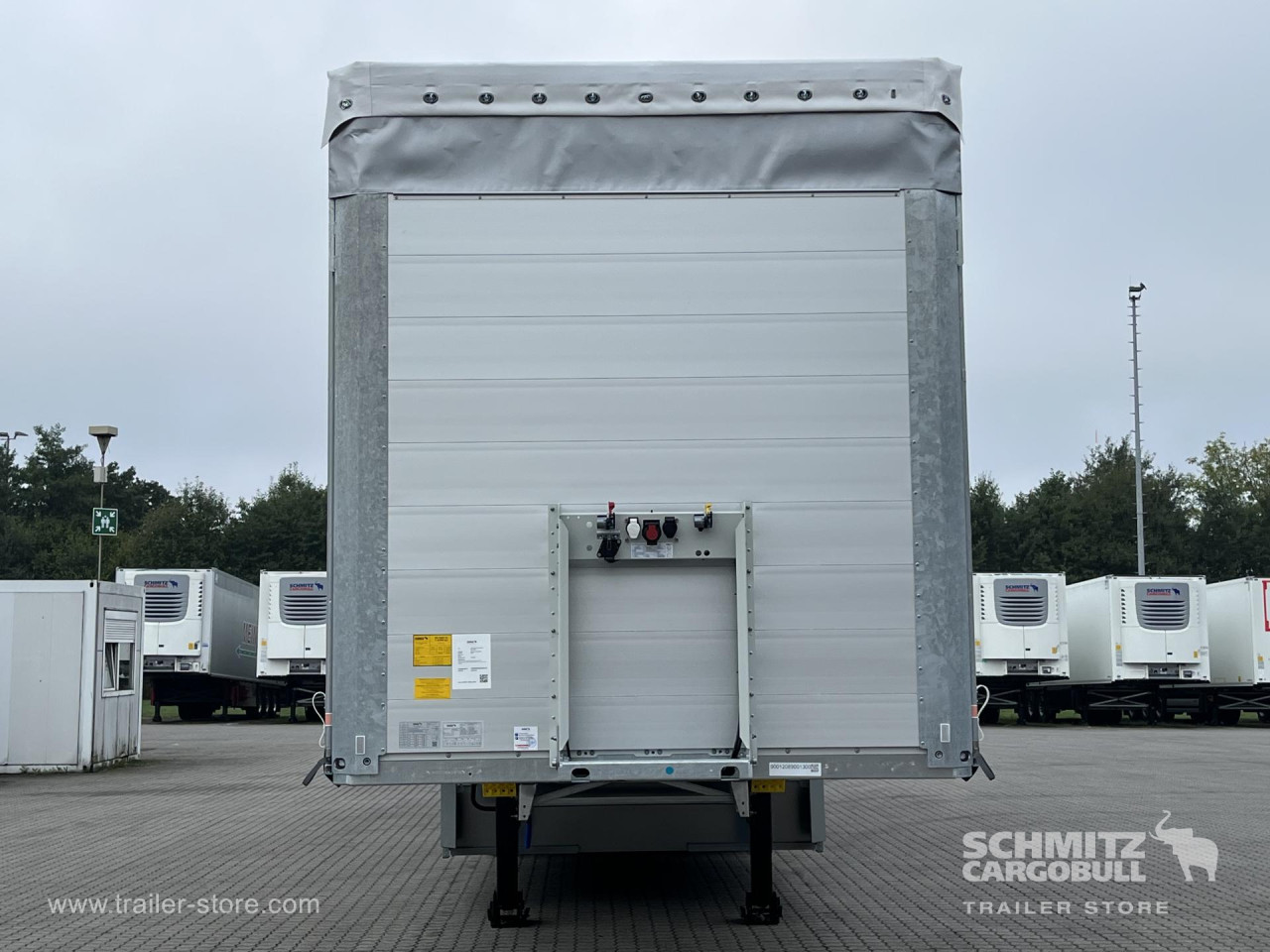 Schmitz Cargobull Curtainsider Standard Getränke 