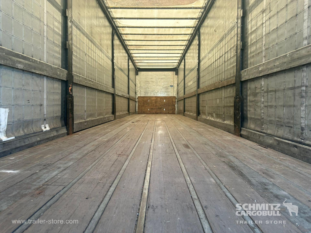 KOEGEL Semitrailer Curtainsider Standard 