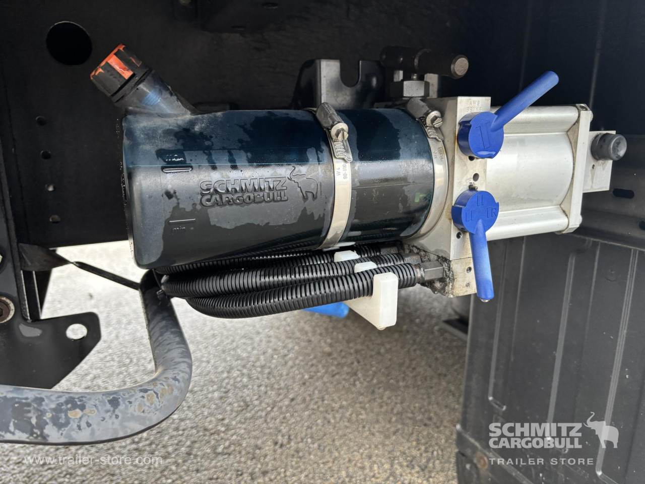 Schmitz Cargobull Curtainsider Mega 