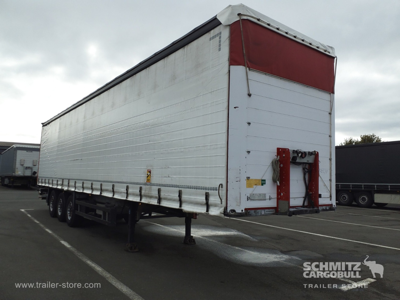 Schmitz Cargobull Semitrailer Curtainsider Standard Hayon 