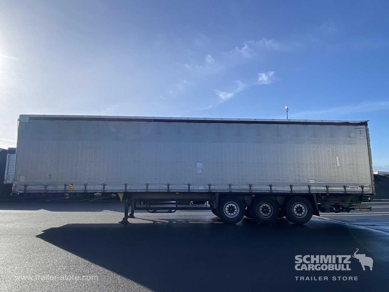 Schmitz Cargobull Semitrailer Curtainsider Standard Hayon 