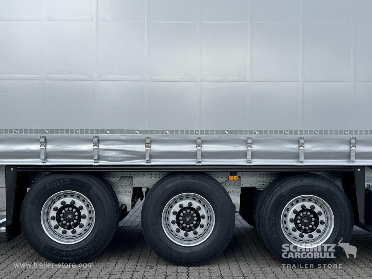 Schmitz Cargobull Curtainsider Standard Getränke 