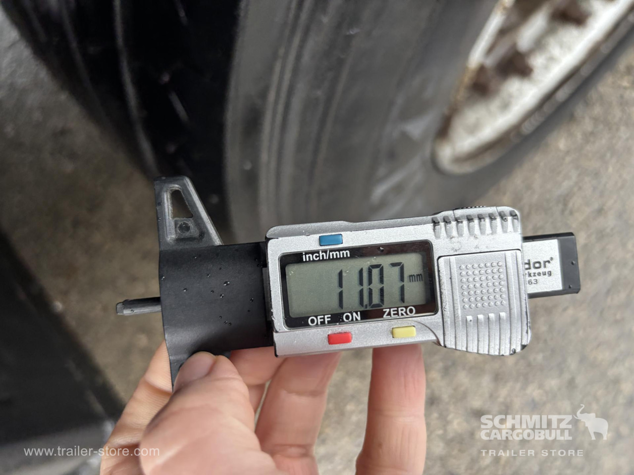 Schmitz Cargobull Curtainsider Mega 