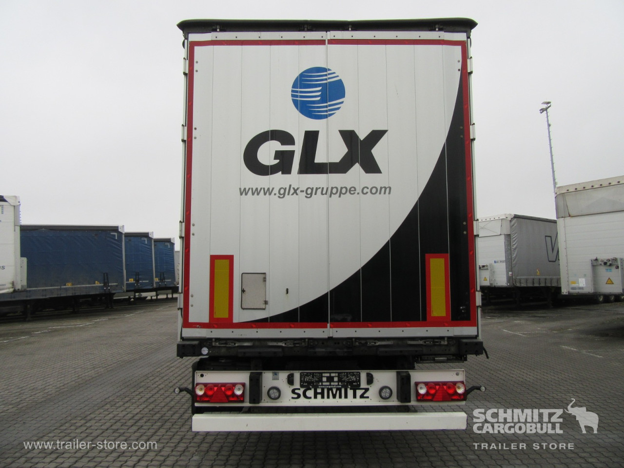 Schmitz Cargobull Curtainsider Standard Getränke 