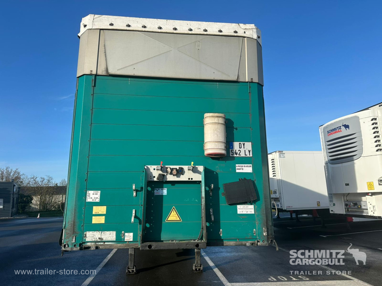 Schmitz Cargobull Semitrailer Curtainsider Mega 