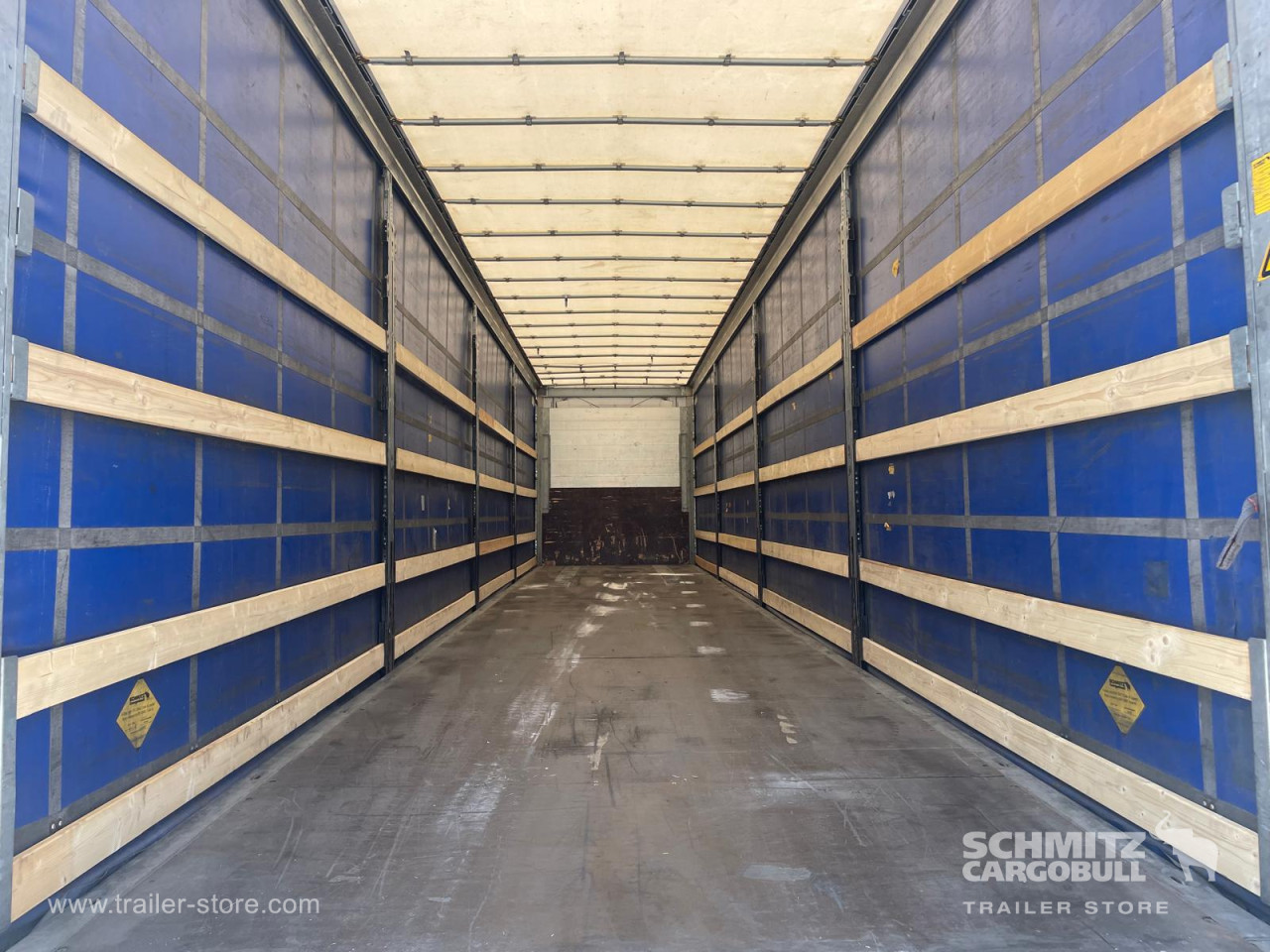 Schmitz Cargobull Curtainsider Mega 