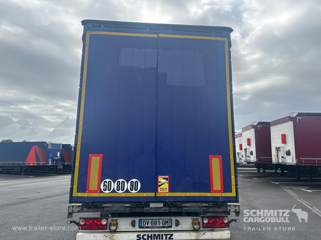 Schmitz Cargobull Semitrailer Curtainsider Mega 