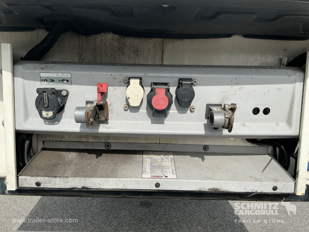 Schmitz Cargobull Reefer Meat hanging system 