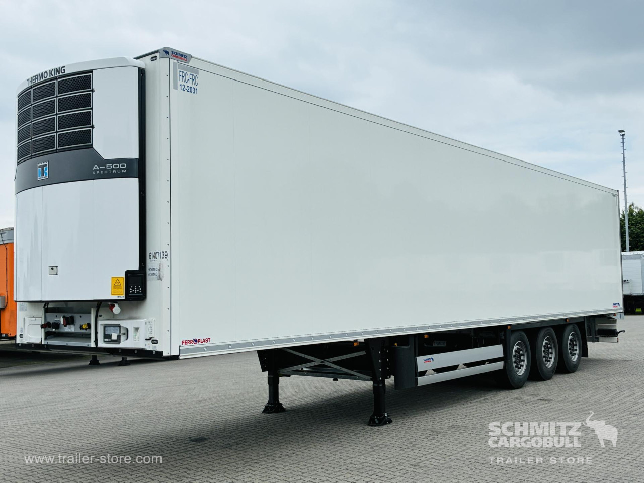 Schmitz Cargobull Tiefkühler Multitemp Doppelstock Trennwand 
