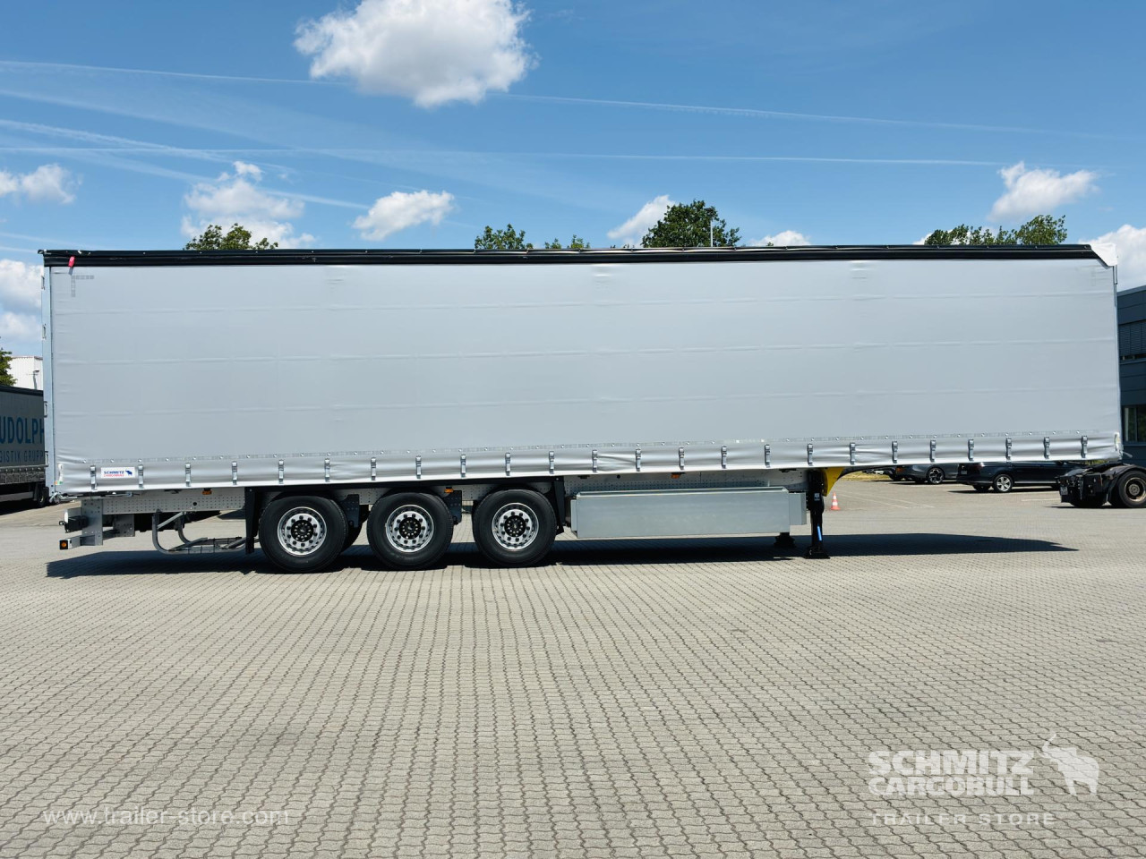 Schmitz Cargobull Curtainsider Standard Getränke 