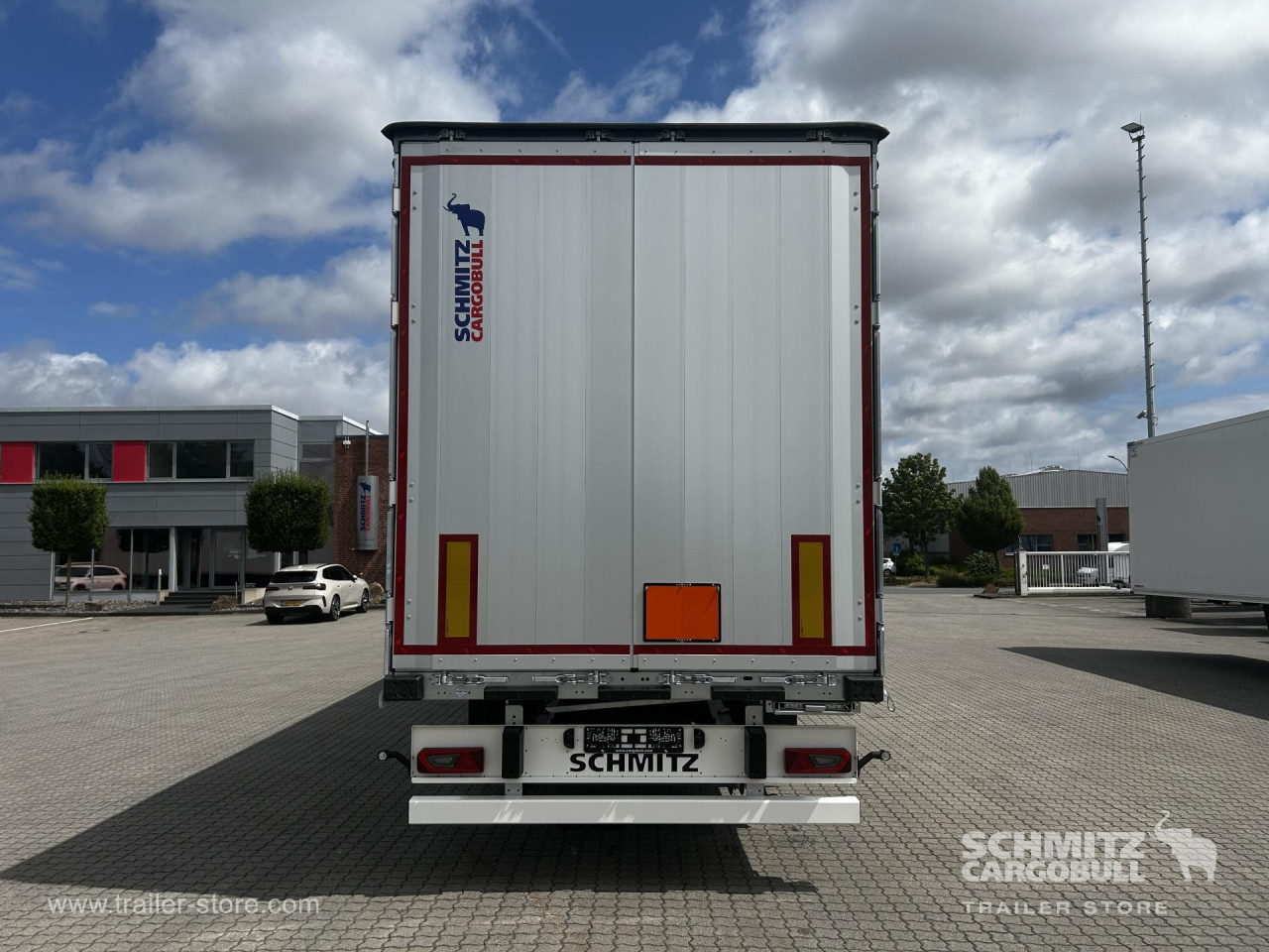 Schmitz Cargobull Curtainsider Standard Getränke 