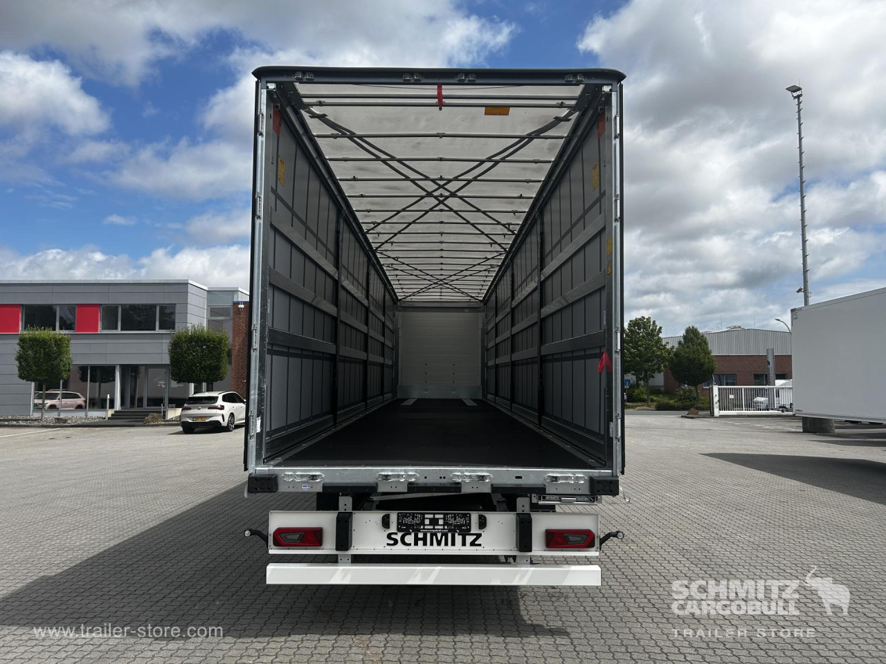 Schmitz Cargobull Curtainsider Standard Getränke 