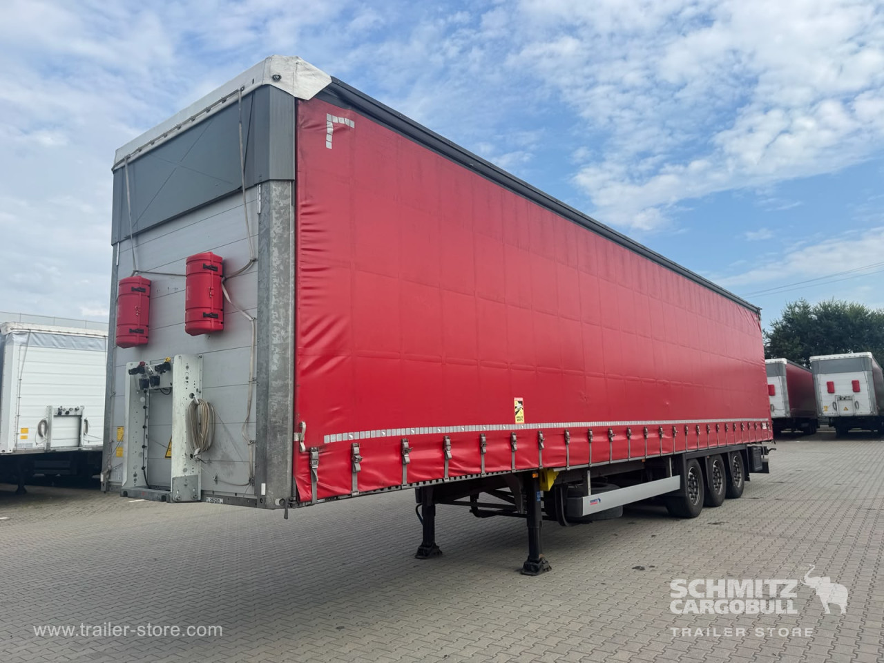 Schmitz Cargobull Curtainsider Mega 