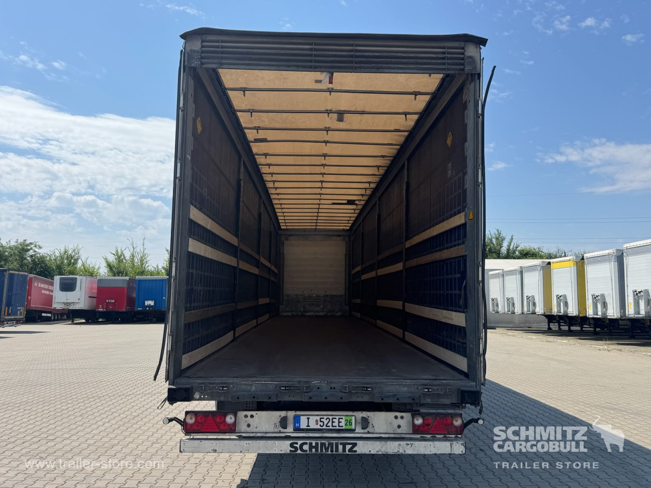 Schmitz Cargobull Curtainsider Mega 