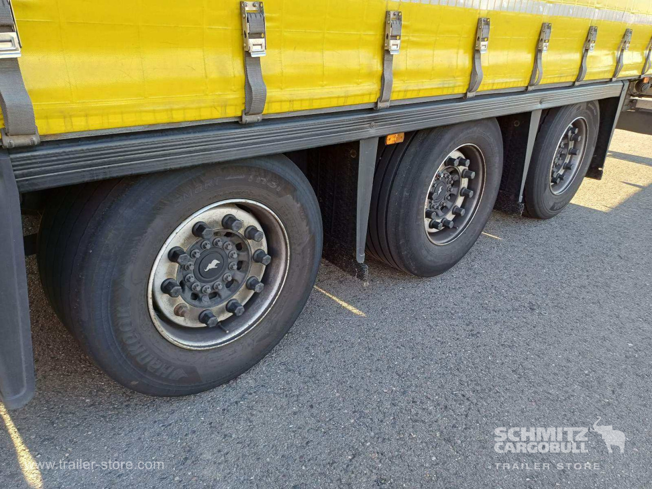 Schmitz Cargobull Curtainsider Mega 