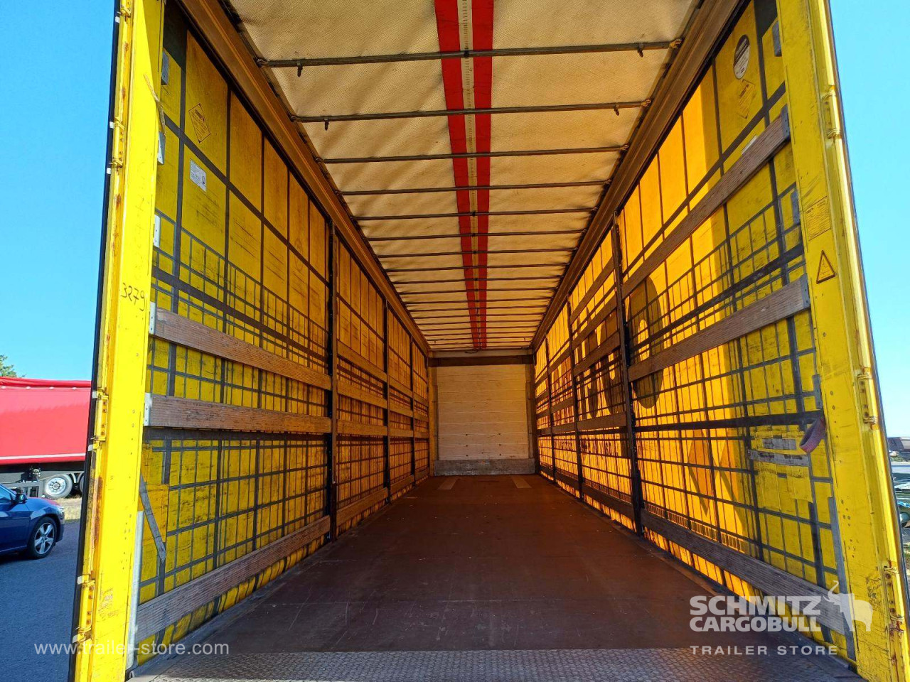 Schmitz Cargobull Curtainsider Mega 
