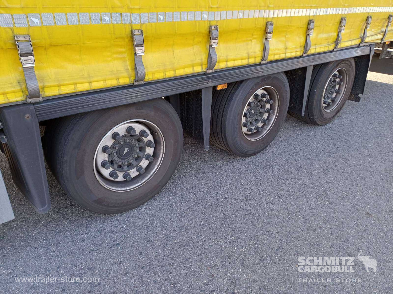 Schmitz Cargobull Curtainsider Mega 