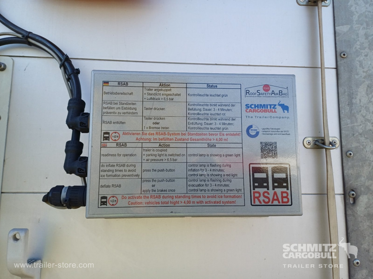 Schmitz Cargobull Curtainsider Mega 