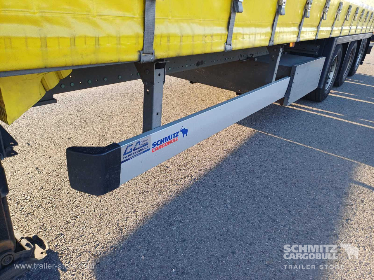 Schmitz Cargobull Curtainsider Mega 