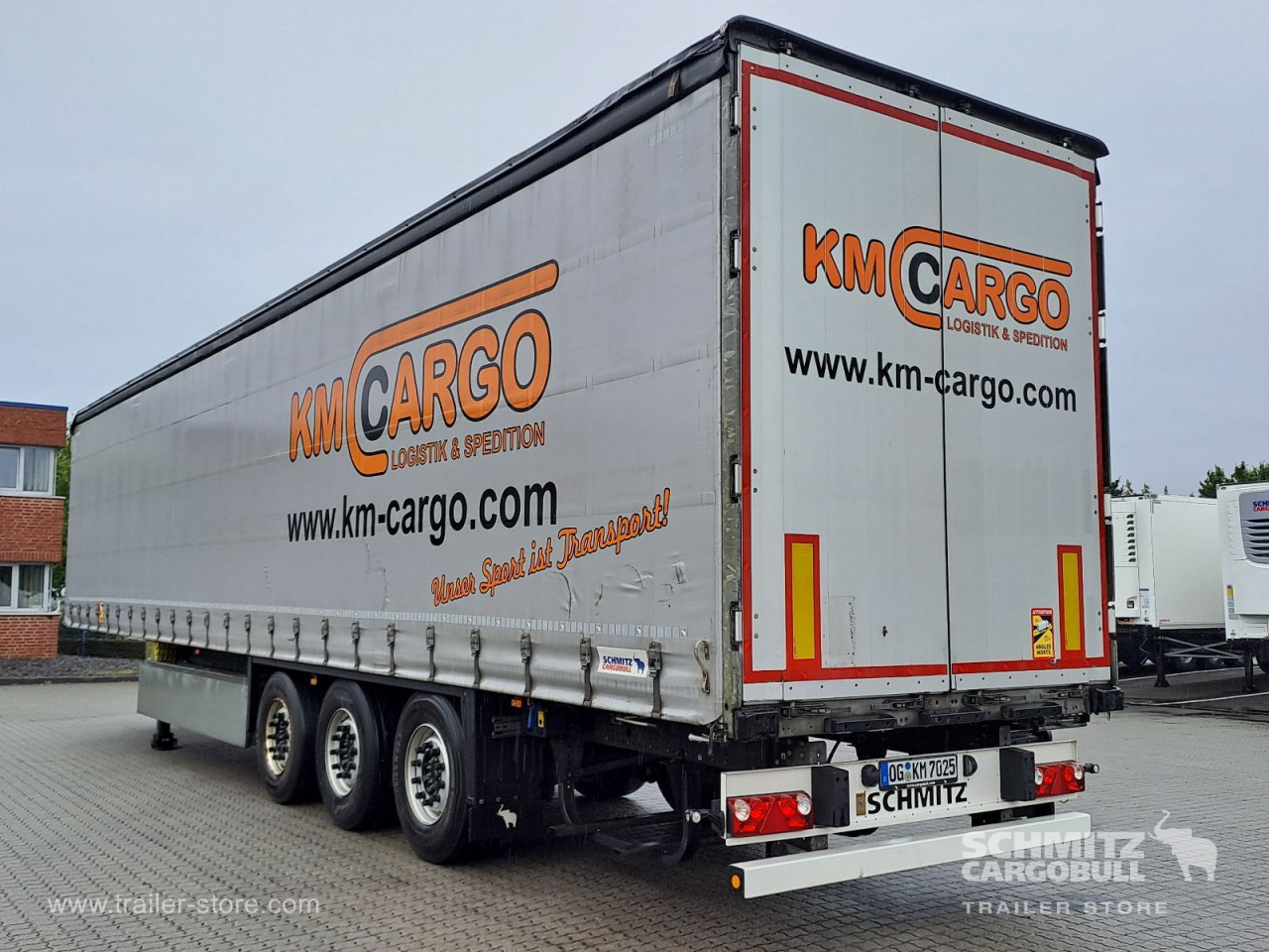 Schmitz Cargobull Curtainsider Standard Getränke 