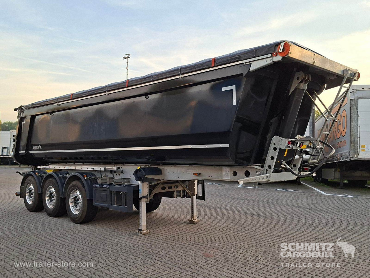 Schmitz Cargobull Kipper Stahlrundmulde 33m³ 