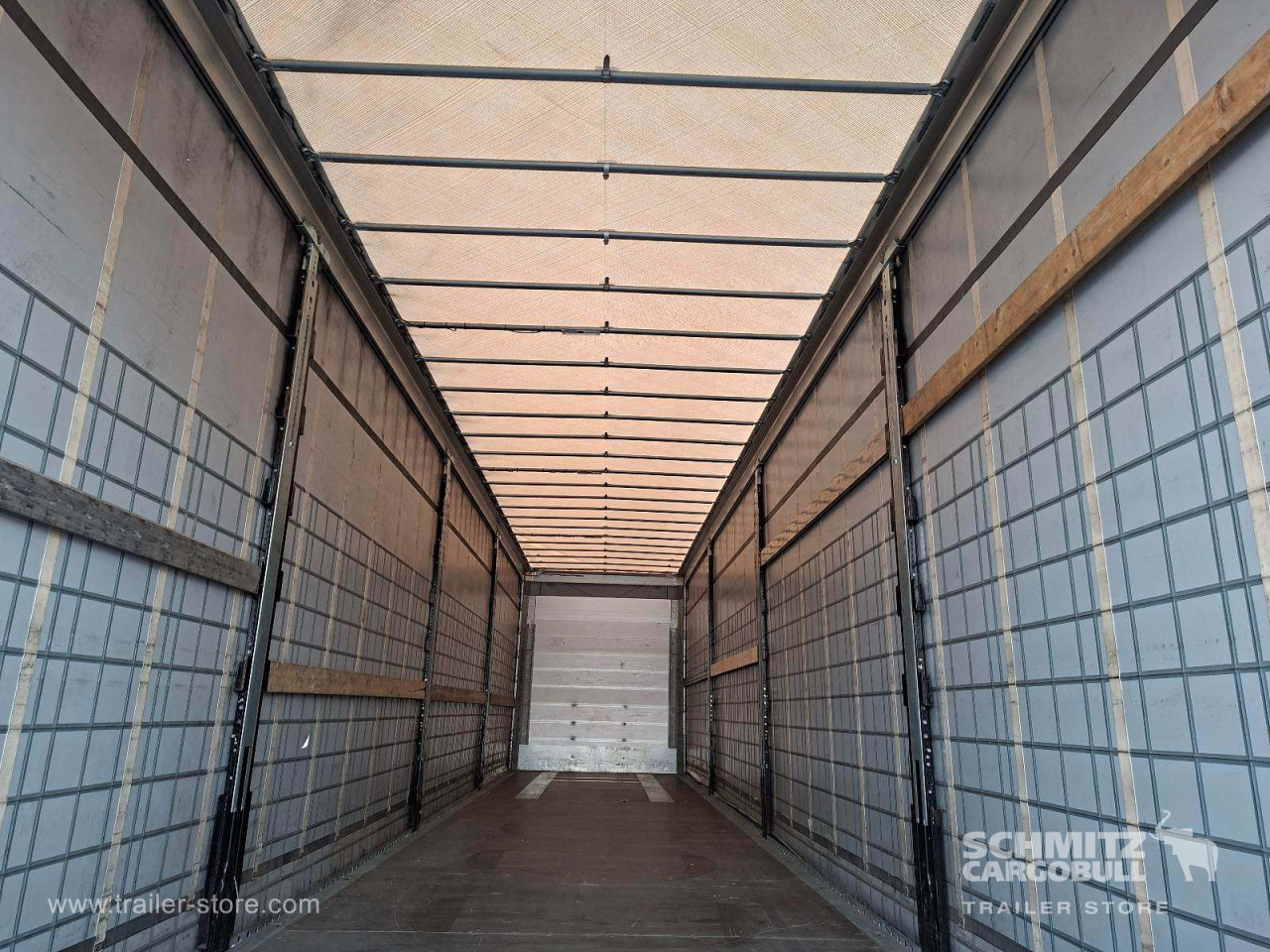 Schmitz Cargobull Curtainsider Mega 