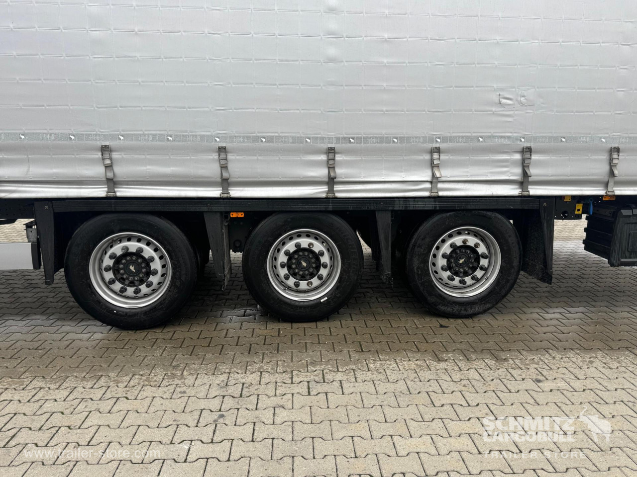 Schmitz Cargobull Curtainsider Mega 
