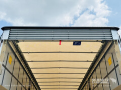 Schmitz Cargobull Curtainsider Mega Getränke 