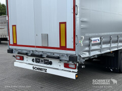 Schmitz Cargobull Curtainsider Mega Getränke 