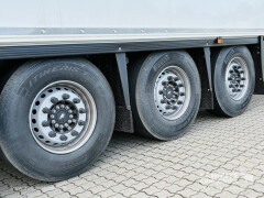 Schmitz Cargobull Tiefkühler Standard Doppelstock Trennwand Rolltor 