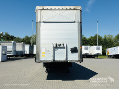 Schmitz Cargobull Curtainsider Coil Getränke 