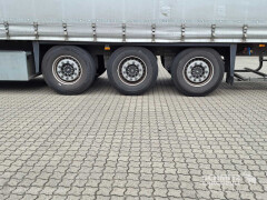 Schmitz Cargobull Curtainsider Standard Getränke 